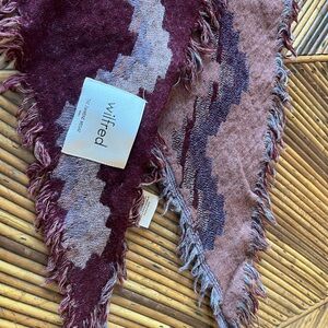 Aritzia Wilfred Patterned 100% Wool Triangle Scarf